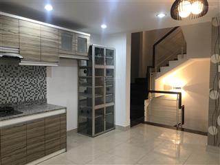 Bán nhà góc 2 mặt tiền hẻm xe hơi. dt  8,6m x 12m, nở hậu 12m. dt đất 140m. 2x tỷ