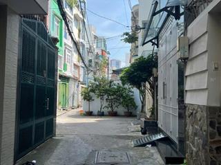 Cần bán chdv đang kinh doanh 60 triệu / tháng ở quận 10. dt  4.75m x 17m. dt đất 80m vuông.