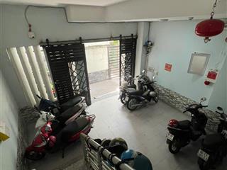 Cần bán chdv đang kinh doanh 70 triệu / tháng ở quận 10. dt  7m x 20m . dt đất 140m vuông.