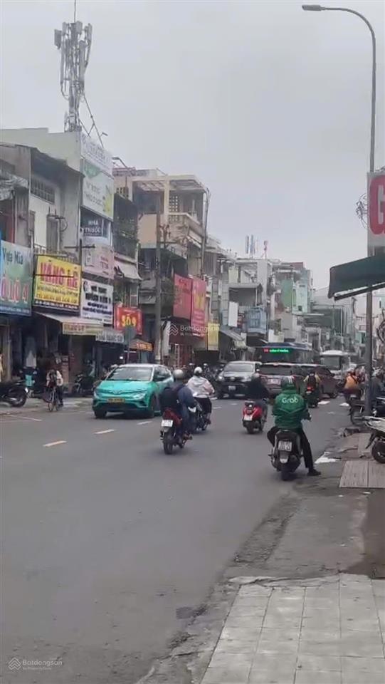 Mặt tiền kinh doanh  đường lạc long quân. ngay chợ vải tân bình.