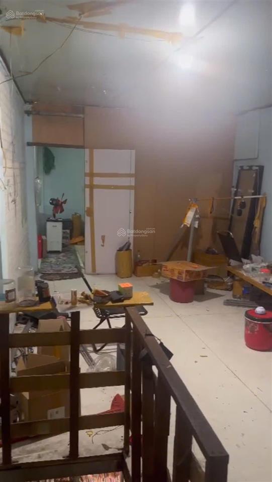 Mặt tiền kinh doanh  đường lạc long quân. ngay chợ vải tân bình.