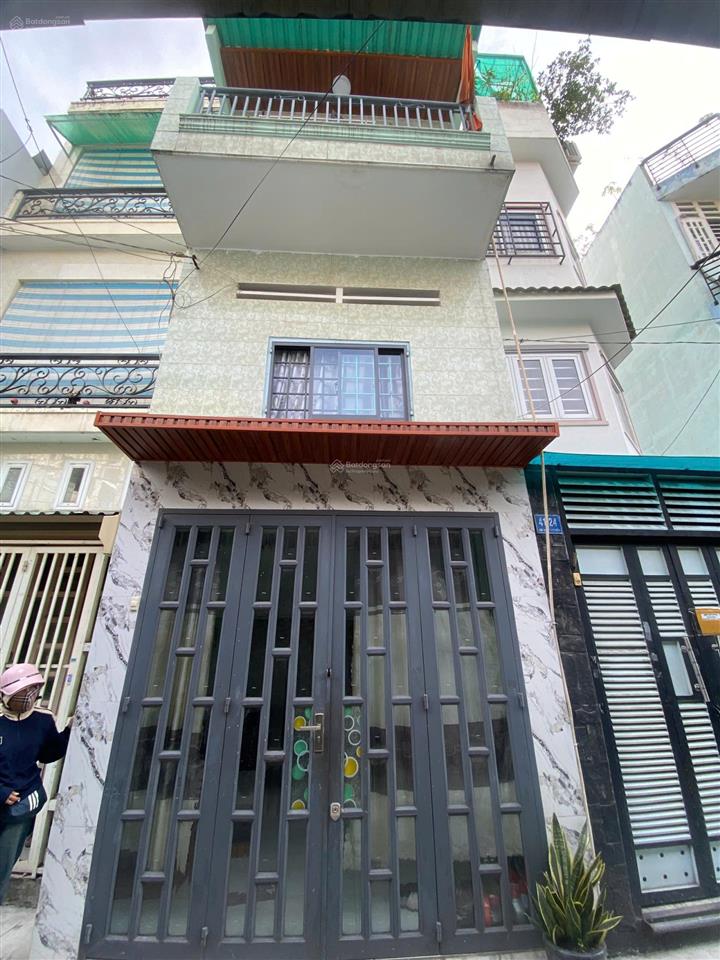 Bán nhà nhỏ xinh  3 tầng lầu. nhà mới đẹp. nhỉnh 3 tỷ. hẻm xe hơi quận 11 giáp quận 10.