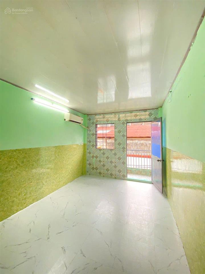 Bán nhà nhỏ xinh  3 tầng lầu. nhà mới đẹp. nhỉnh 3 tỷ. hẻm xe hơi quận 11 giáp quận 10.