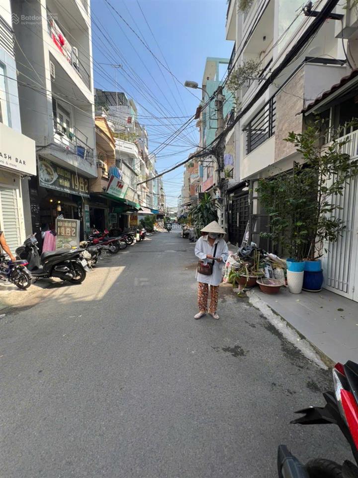 Bán gấp nhà hẻm xe hơi 8m  quận 10  65m vuông đất