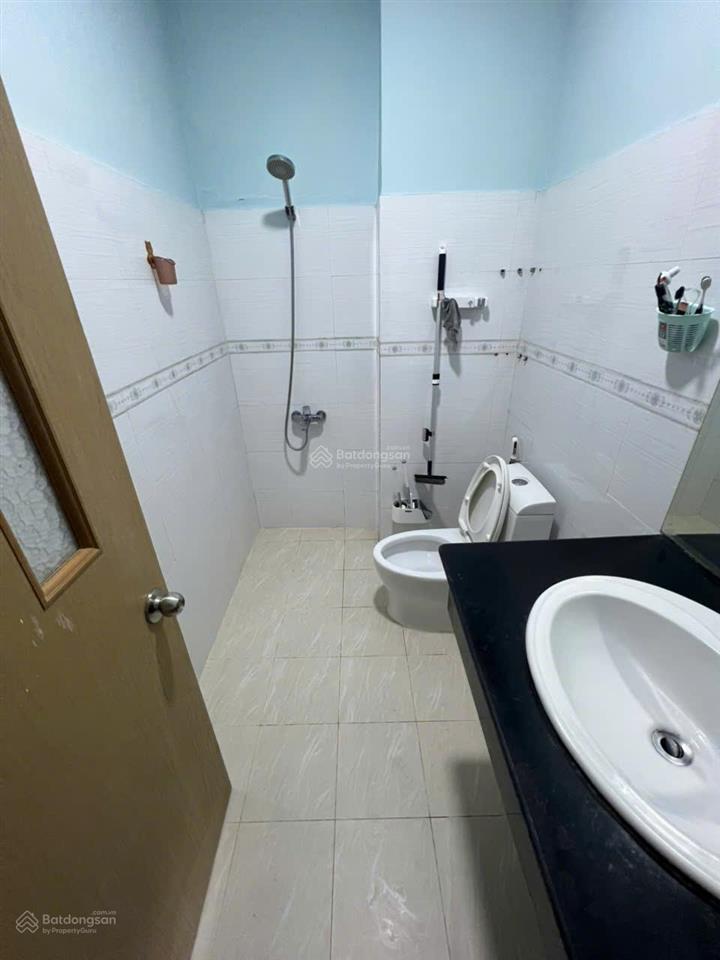 Bán gấp nhà hẻm xe hơi 8m  quận 10  65m vuông đất