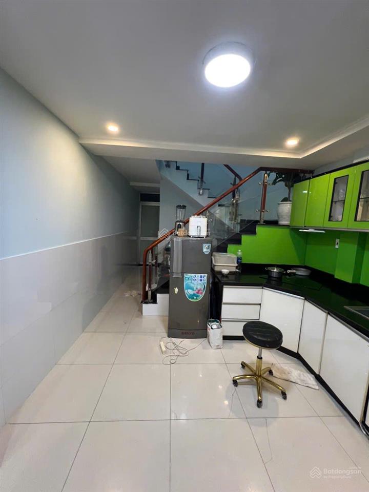 Bán gấp nhà hẻm xe hơi 8m  quận 10  65m vuông đất