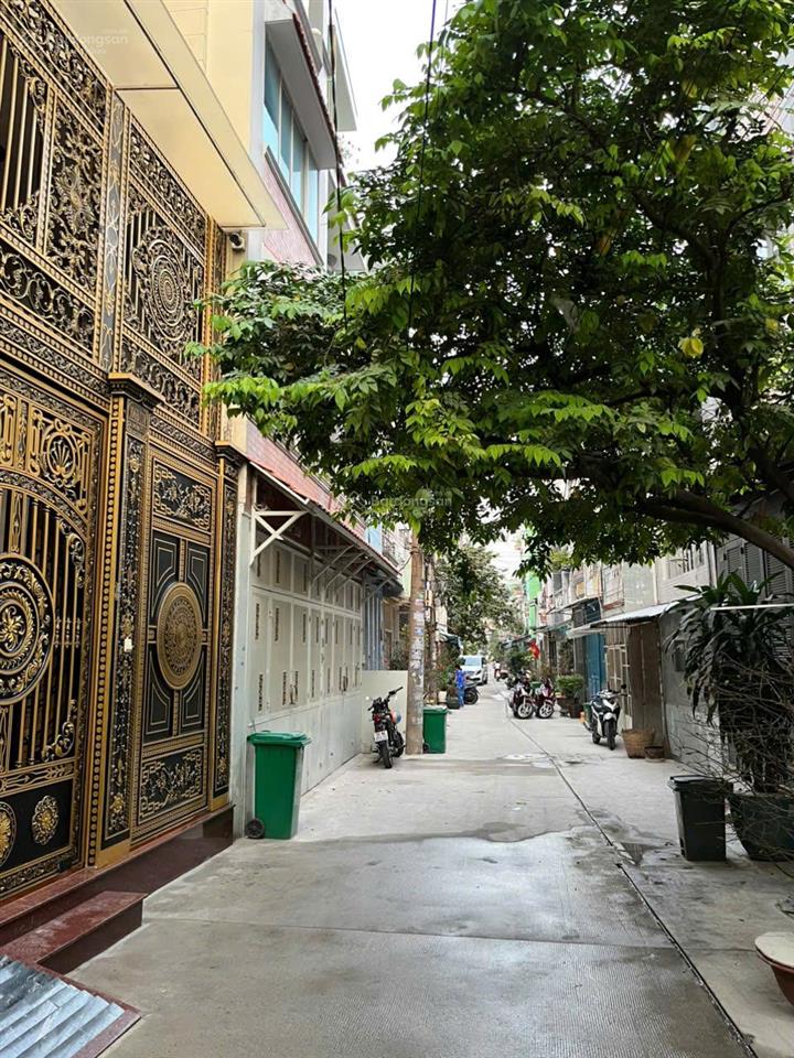 Bán nhà 5 tầng mới xây. full nội thất hiện đại. gần đầm sen.
