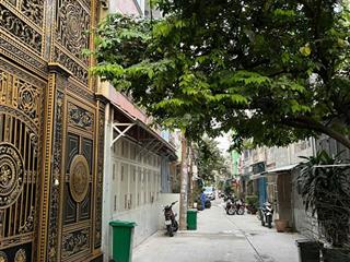 Bán nhà 5 tầng mới xây. full nội thất hiện đại. gần đầm sen.