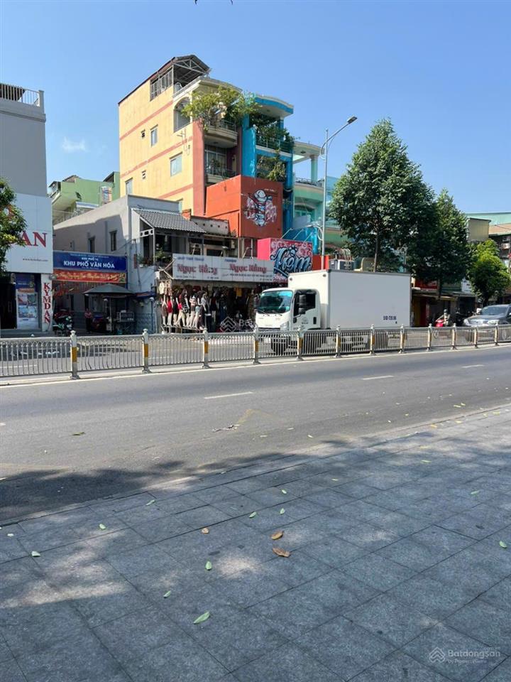 Cho thuê nhà mặt tiền  đường hậu giang. ngay ngã tư minh phụng