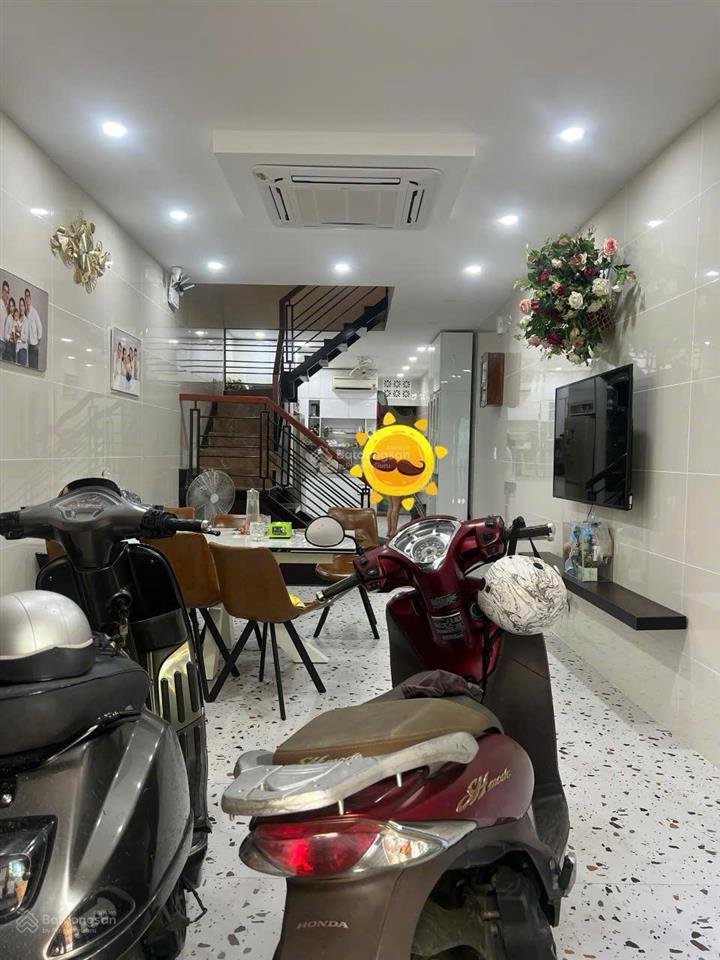 Bán nhà hẻm xe hơi 3 tầng mới đẹp. full nội thất. hẻm 7a thành thái, q.10. nhỉnh 11 tỷ