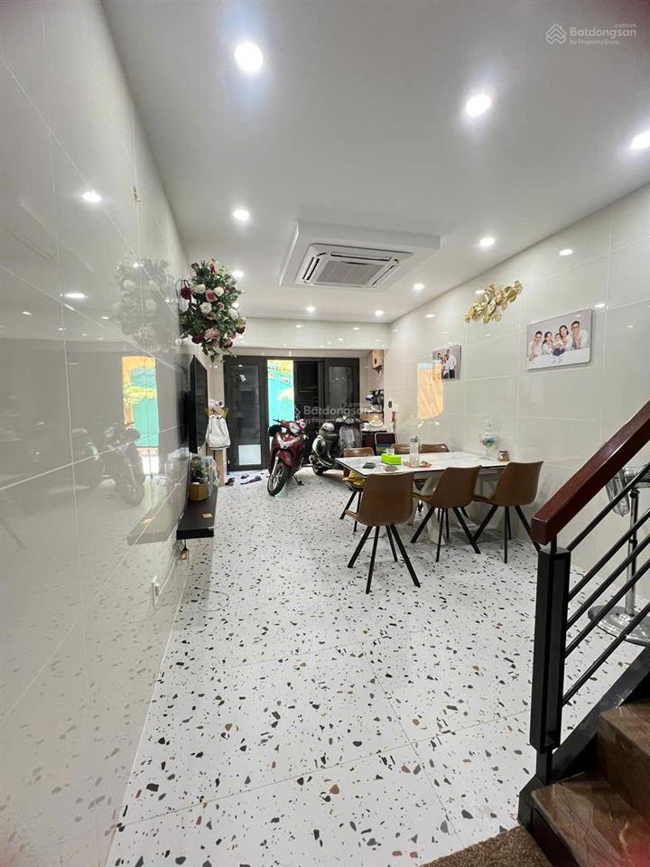 Bán nhà hẻm xe hơi 3 tầng mới đẹp. full nội thất. hẻm 7a thành thái, q.10. nhỉnh 11 tỷ