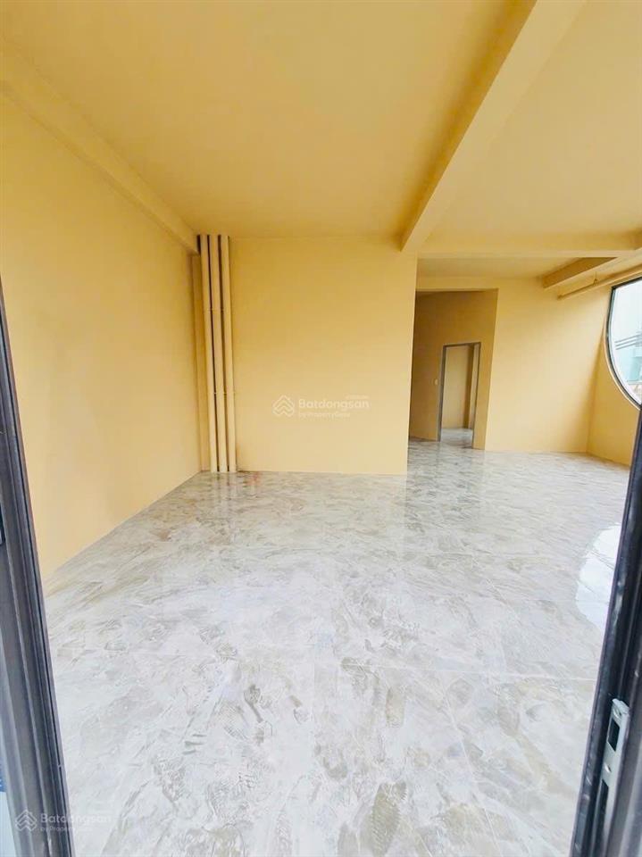Cho thuê nhà góc 2mt  tô hiến thành. 7,5m x 13m 2 lầu