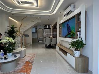 Bán gấp nhà hẻm xe hơi. nhà mới 100%. full nội thất cao cấp. 50m² đất. có phòng ngủ tầng trệt.