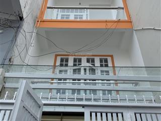 Bán nhà mặt tiền  đường lê thị bạch cát. 4 tầng lầu. nhà đẹp. 70m vuông đất. đang kinh doanh chdv