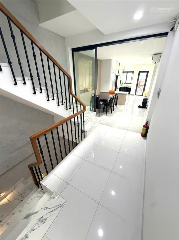 Bán nhà mới đẹp hẻm xe tải  mai xuân thưởng. 4 tầng lầu. 3.5m x 18m. nở hậu 7,6m. dtcn 90m.