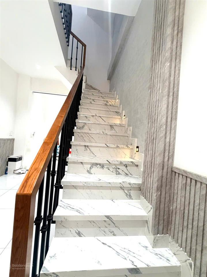 Bán nhà mới đẹp hẻm xe tải  mai xuân thưởng. 4 tầng lầu. 3.5m x 18m. nở hậu 7,6m. dtcn 90m.