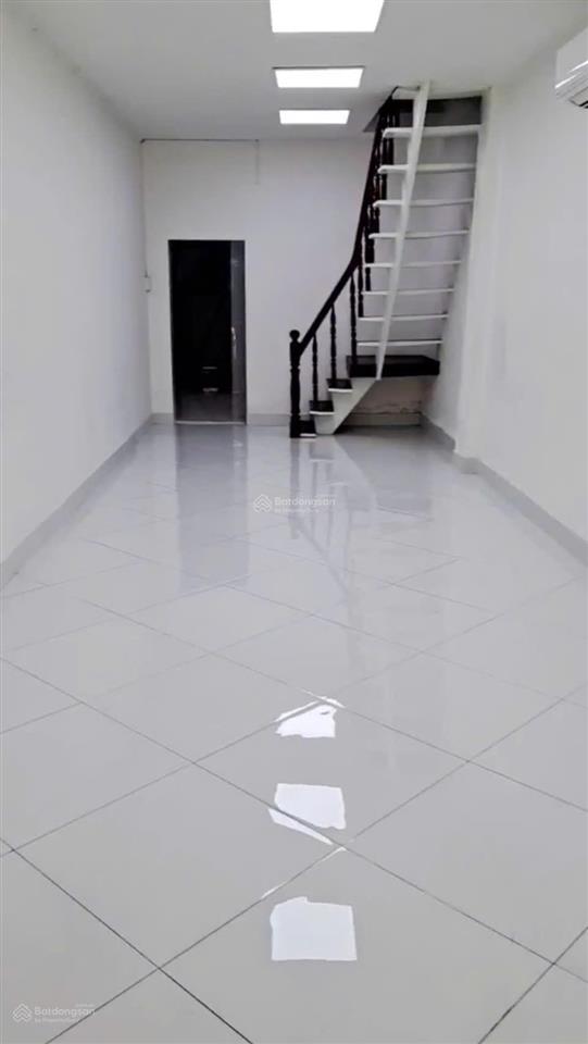 Cho thuê nhà sát mặt tiền đường trường chinh, p.4, tân bình. 3.3m x 16m | trệt + lầu. 2pn + 2wc