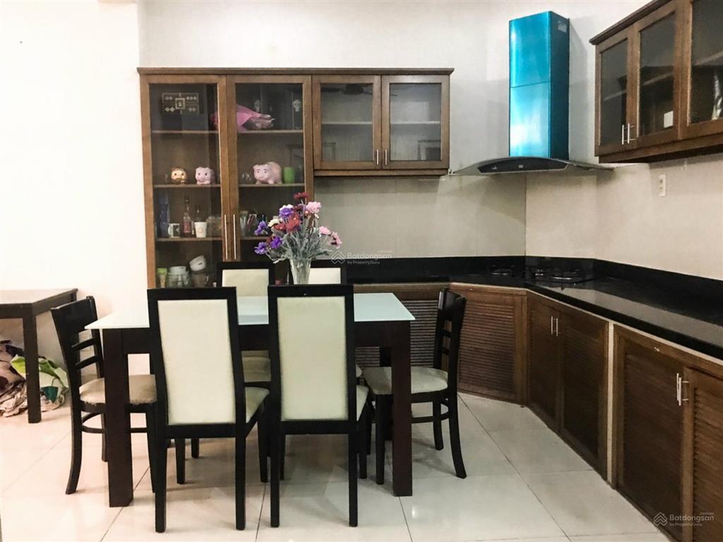 Cho thuê nhà hẻm xe 8m  đường nguyễn đình chiểu, p.5, q.3  3,5m x 15m. 5 tầng. 5pn, 4wc.
