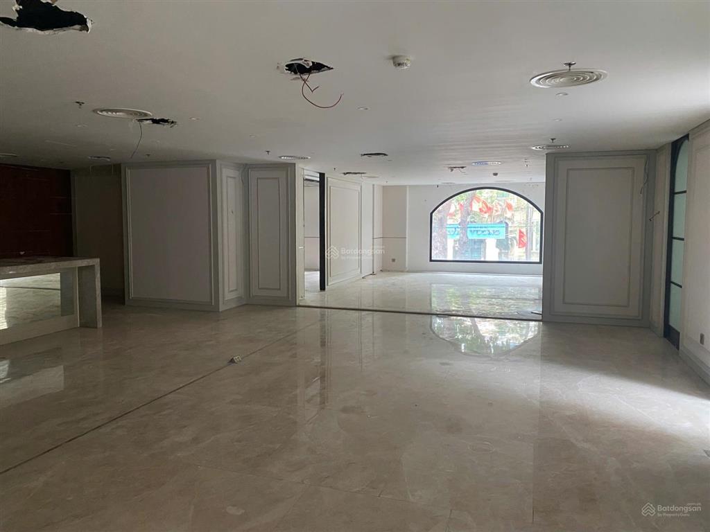 Bql tòa nhà tplace cho thuê mặt bằng vp tầng 2 rộng hơn 800m2 (có chia nhỏ).  bql 0902 197 ***