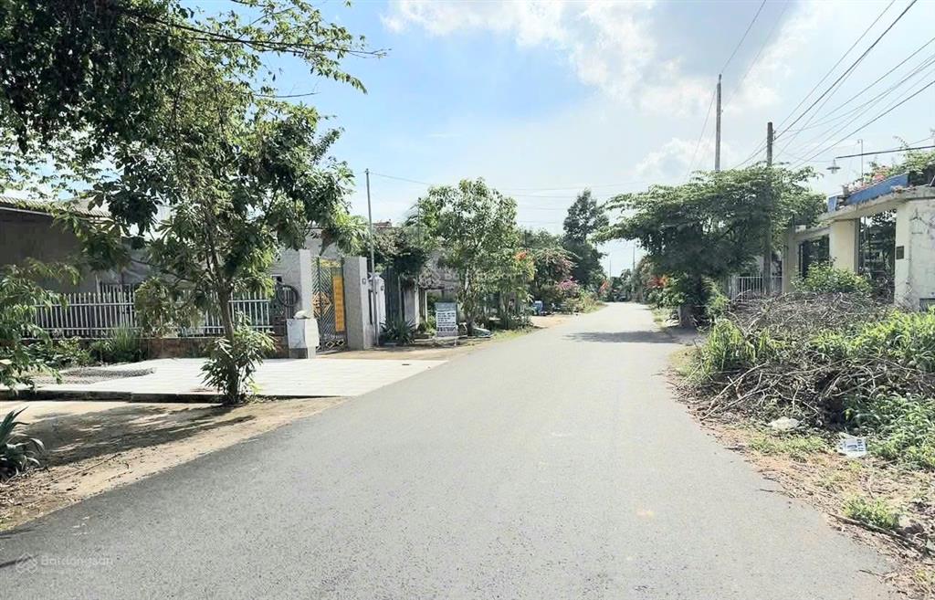 Bán siêu phẩm 3mt đường trục chính suối nhum đặng xuân bản trung tâm hắc dịch,dt7.1x23 giá 1.75ty
