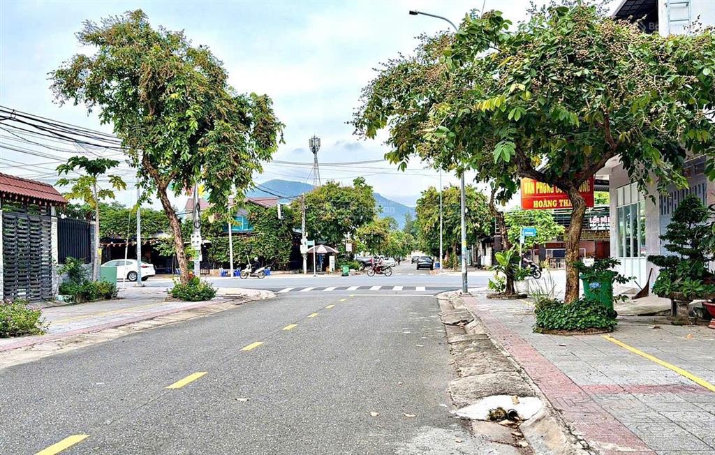 Bán đất mt đường huỳnh thúc kháng trung tâm phú mỹ, nằm sát trung tâm hành chính dt 14x90 giá 15 tỷ