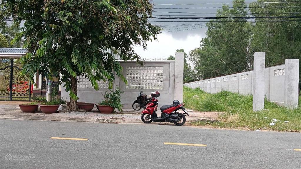 Bán đất mt đường huỳnh thúc kháng trung tâm phú mỹ, nằm sát trung tâm hành chính dt 14x90 giá 15 tỷ