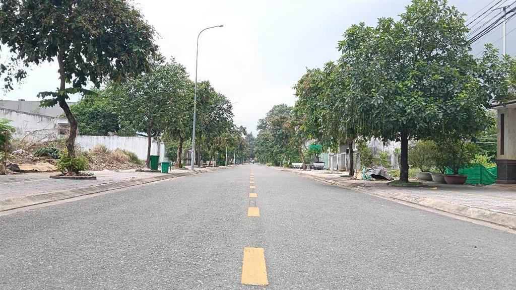 Bán đất mt đường huỳnh thúc kháng trung tâm phú mỹ, nằm sát trung tâm hành chính dt 14x90 giá 15 tỷ