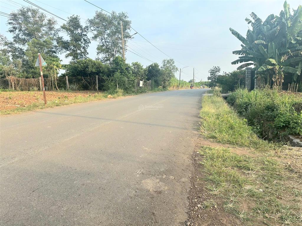 Bán đất làm kho xưởng, bãi xe ngay mặt tiền đường nhựa chính ngay nút tod, dt 4200m2, giá tốt