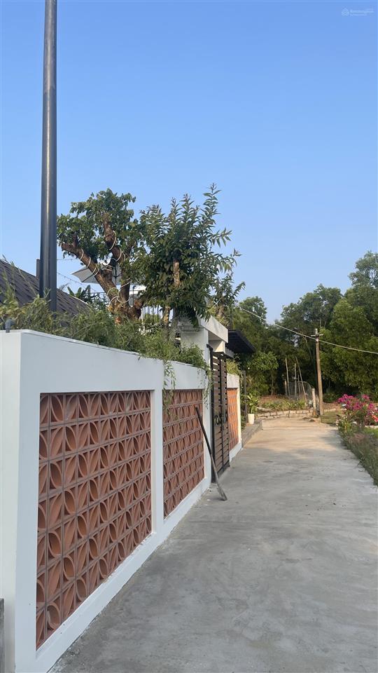 Bán 424.9 m2 đất full thổ cư cách biển bãi choi và khu du lịch hòn yến, phú yên tầm 300 mét