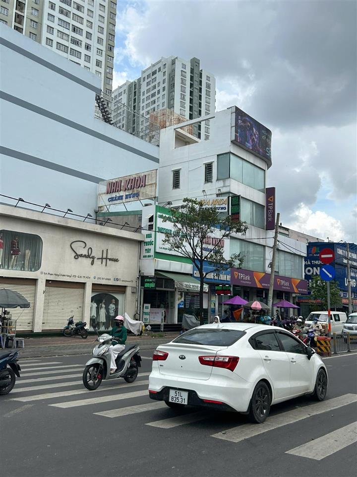 Tôi hạ 1 tỷ bán nhanh mt 4 lầu phạm hùng, quận 8, 5.5x17m, lề đường 4m, 16 tỷ hơn