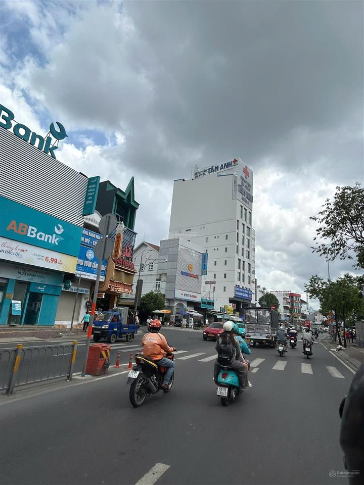 Kẹt bán gấp nhà mt phạm hùng 40m, q8, 5.5x17m, giá mềm, kinh doanh ngay