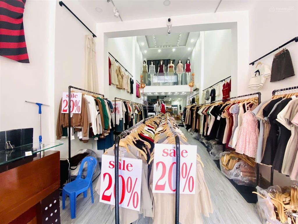 Bán gấp mặt tiền phạm hùng, p10, q8, ngang lớn 5.5x17m, 4 lầu, hđ thuê 40tr