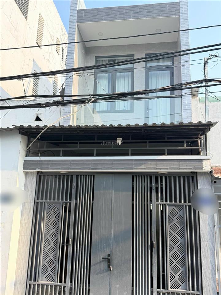 Bán nhà 3 tầng ngay học viện chính trị man thiện  đường xe hơi thông 2 đầu tiện buôn bán