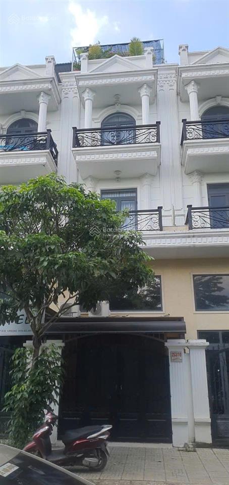 Chính chủ bán nhà view công viên mặt tiền hà huy giáp ngay ngã tư ga