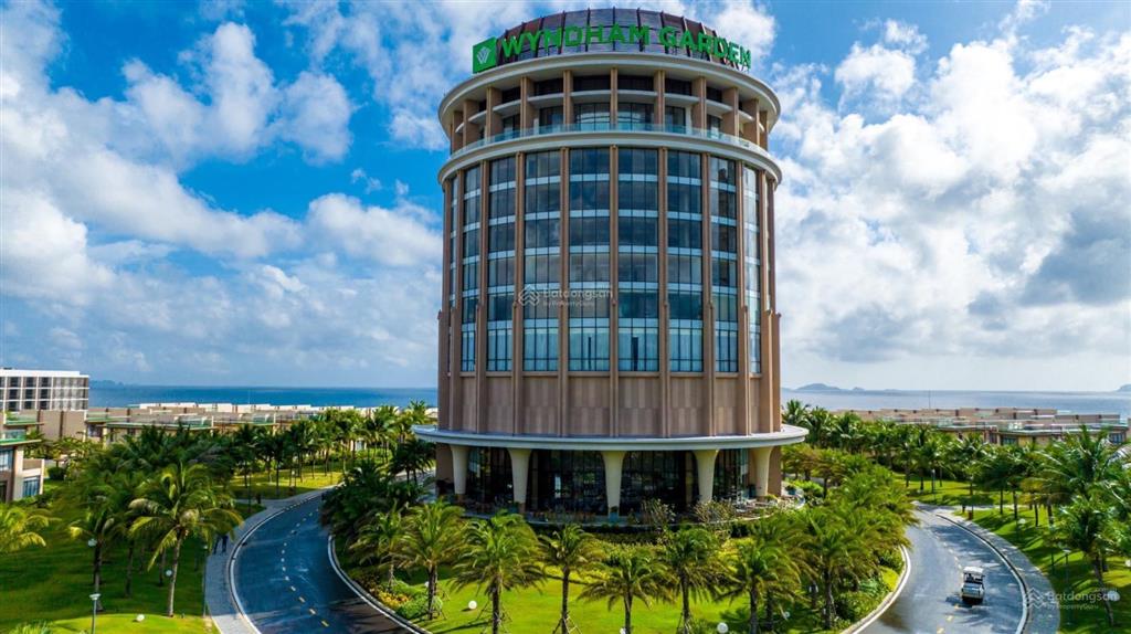 Bán nhanh biệt thự bãi dài cam ranh mystery villas nguyễn tất thành giá từ 9.1 tỷ  0909 955 ***