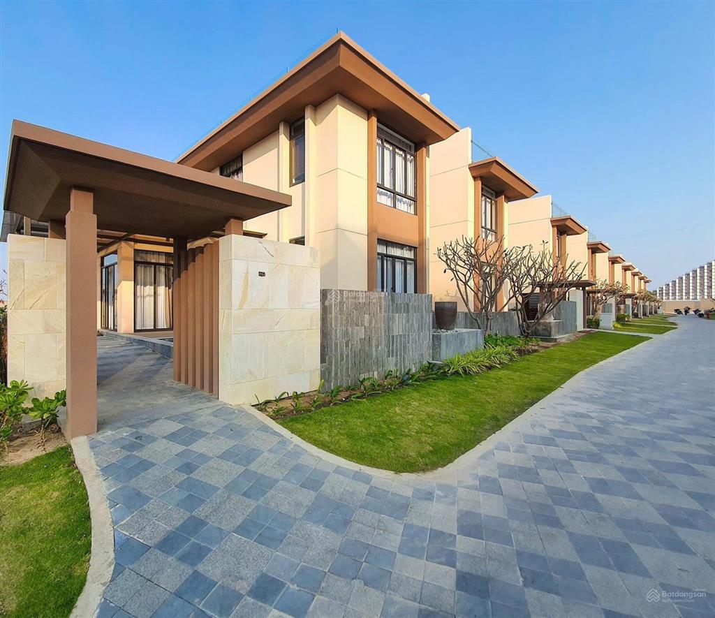 Btlk cam ranh mystery villas  bãi biển đẹp nhất thế giới và rất gần ngay sân bay cam ranh.