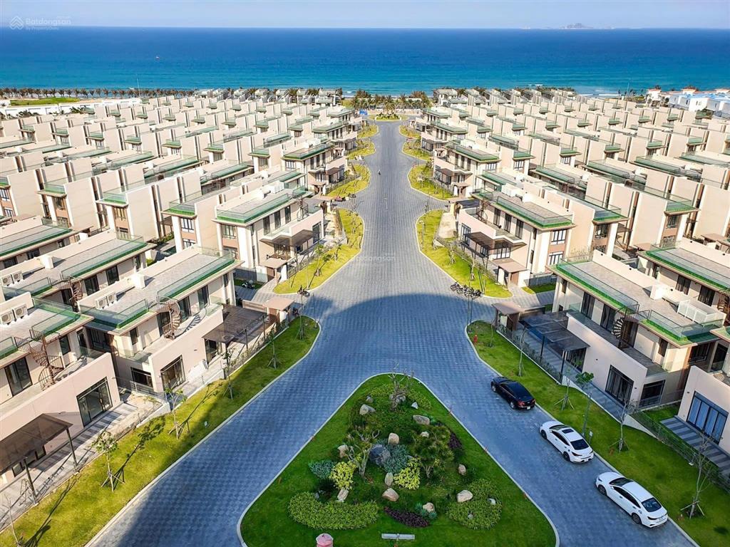 Btlk cam ranh mystery villas  bãi biển đẹp nhất thế giới và rất gần ngay sân bay cam ranh.
