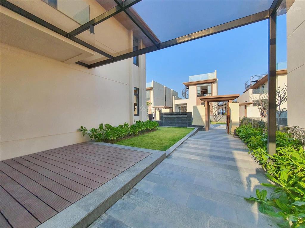 Btlk cam ranh mystery villas  bãi biển đẹp nhất thế giới và rất gần ngay sân bay cam ranh.