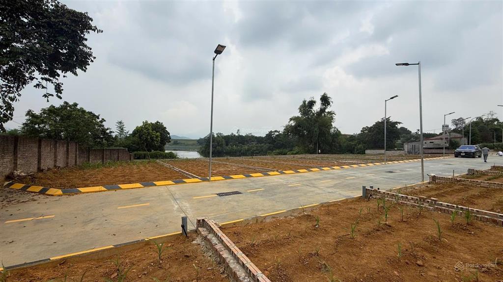 Bán đất mặt hồ đồng mô, sơn tây 2 tỷ 110m2 mặt tiền 6m, ngõ 6m đẹp bao phí