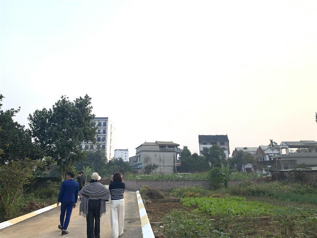 Bán đất đẹp tại đường tân xã, 36 triệu/m2, 100m2, cách fpt 3 phút, đang cho thuê tốt