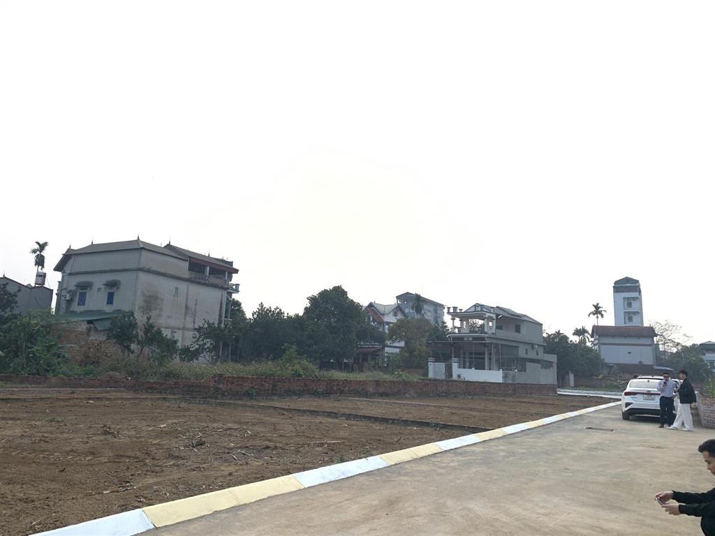 Bán đất đẹp tại đường tân xã, 36 triệu/m2, 100m2, cách fpt 3 phút, đang cho thuê tốt