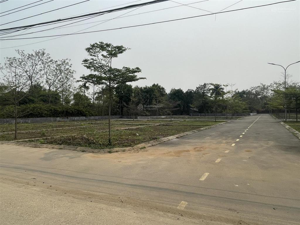 Bán gấp lô đất đối diện vinfast, giá 900 triệu bao phí.  0969 596 ***