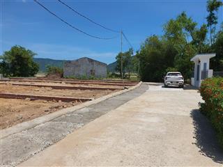 Bán gấp lô đất đối diện vinfast, giá 900 triệu bao phí.  0969 596 ***