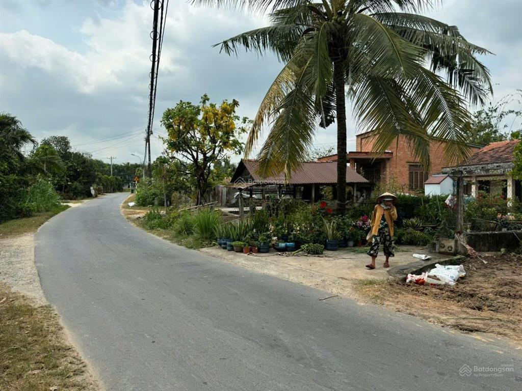 Bán lô đất góc 2 mt đường trương thị kiện, dt 198m2, có 120m thổ, kdc hh, xã thái mỹ