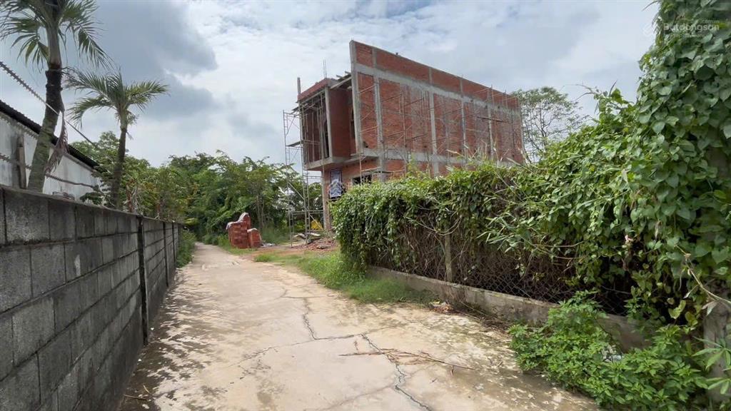 Bán đất mặt tiền đường tân hiệp 30 nối dài, 119m2 full thổ cư, hóc môn