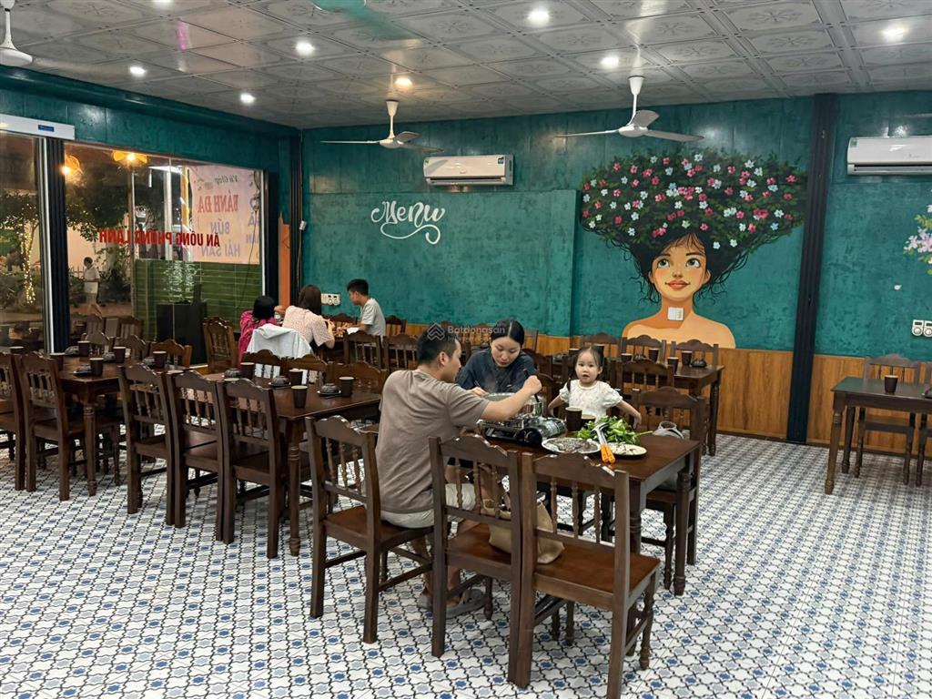 Bán lô đất vàng mặt phố đi bộ minh châu  cách biển minh châu 100m