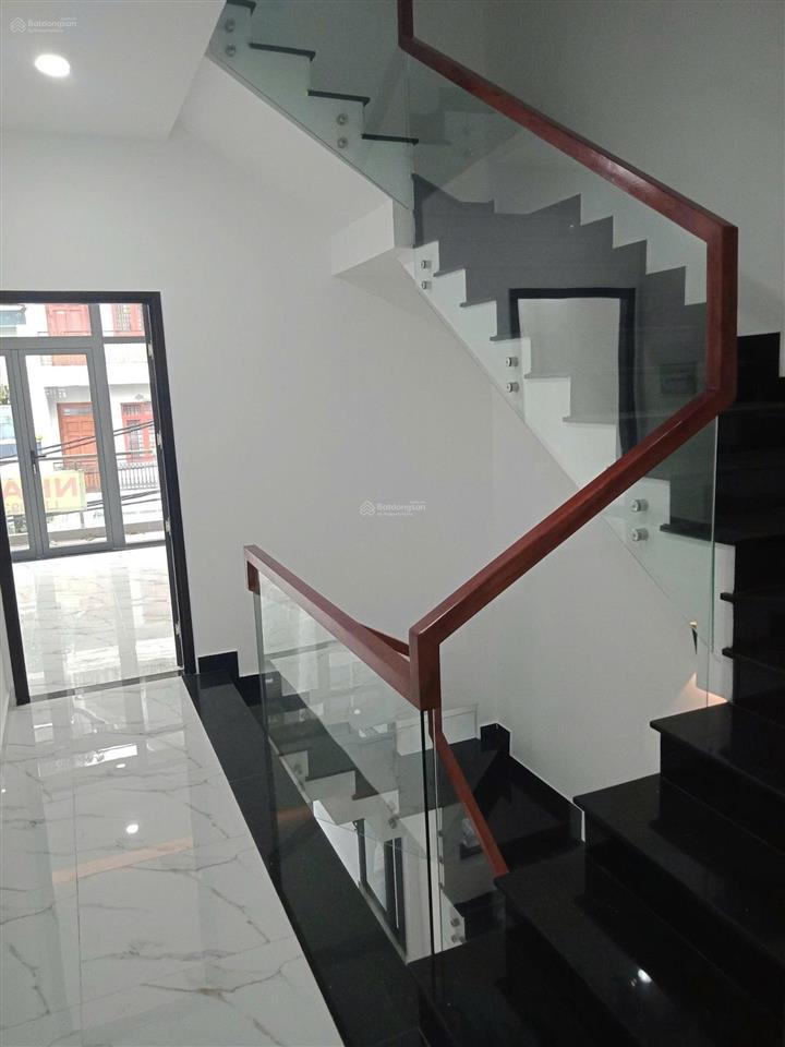 Nhà 5x20m xây 6 tầng 1 hầm 1 trệt 3 lầu st 6pn 8wc đường số tân quy