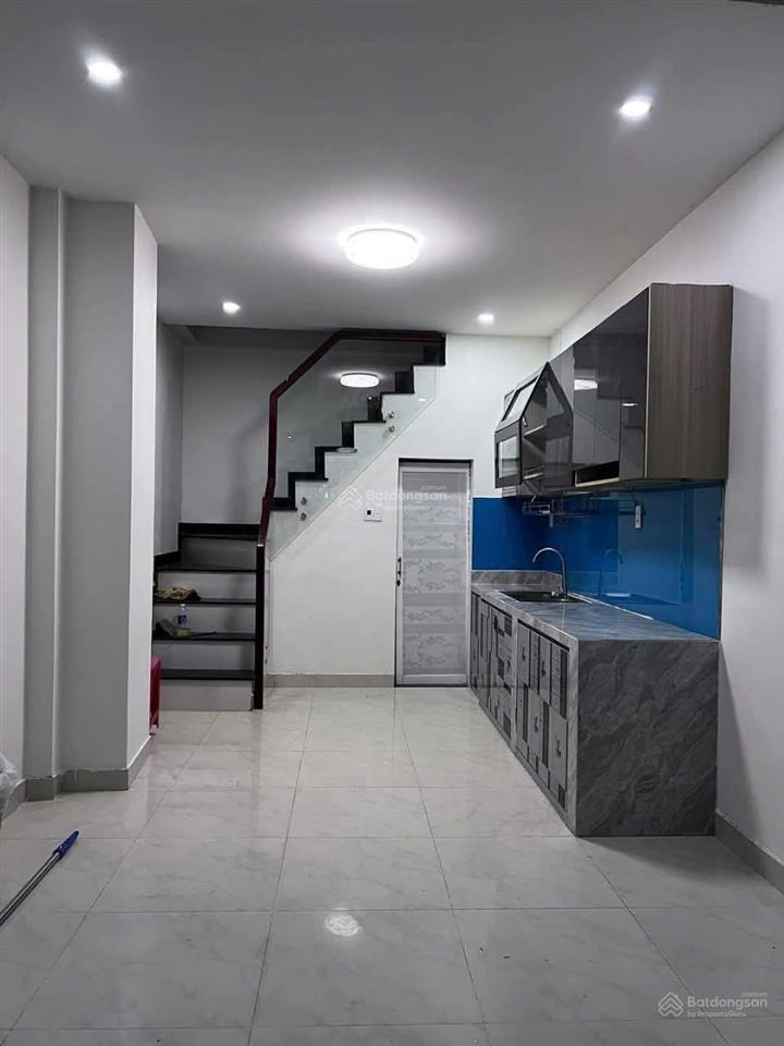 Nhà hxh 180 bùi văn ba căn góc, 4 tầng thoáng mát có sân thượng