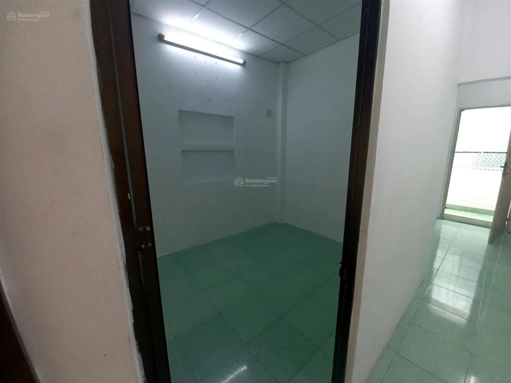Nhà nguyên căn 4x15m 1 lầu 2pn 2wc ngay kcx tân thuận q7