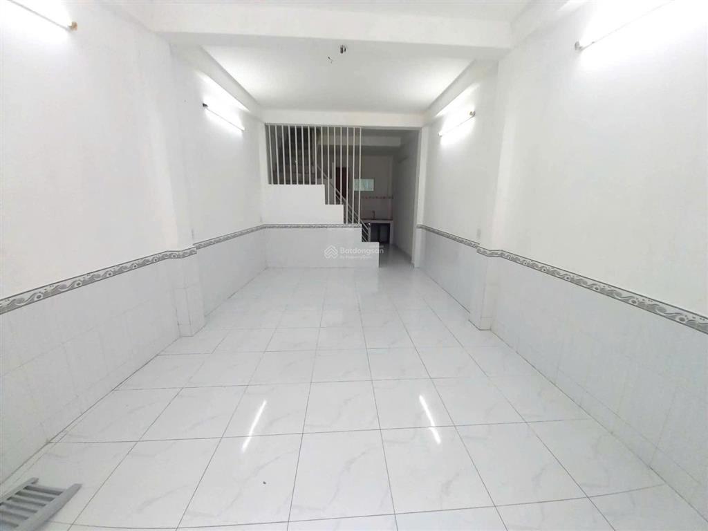 Nhà nguyên căn 4x15m 1 lầu 2pn 2wc ngay kcx tân thuận q7